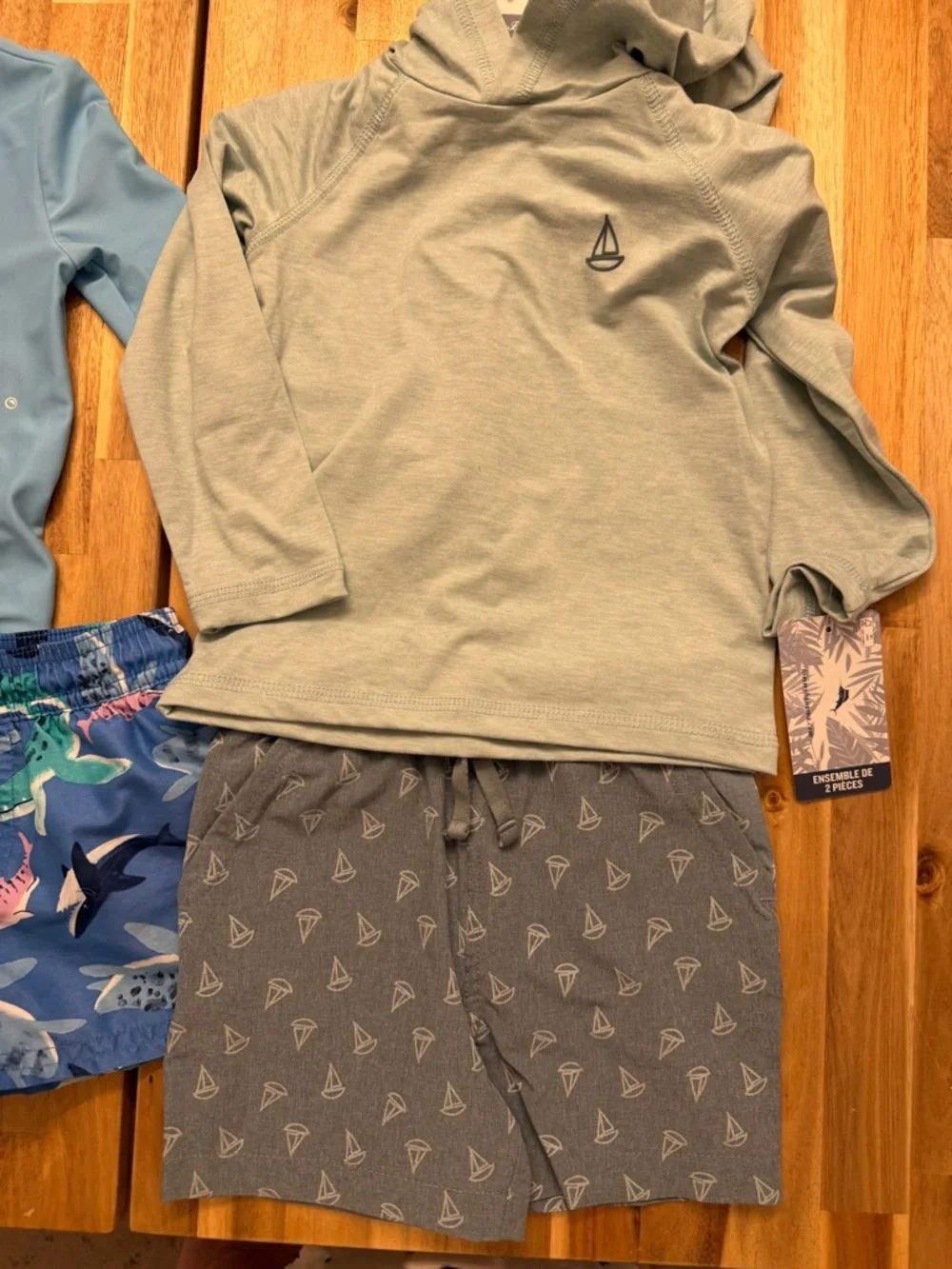 2 Swimsuit + Rashguards - Picture 3 of 6